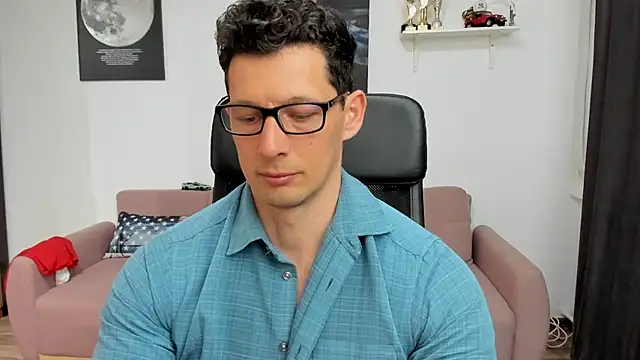 BrutusK08 online show from March 2025 01:17:02 PM