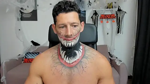 BrutusK08 online show from October 2025 08:43:01 PM