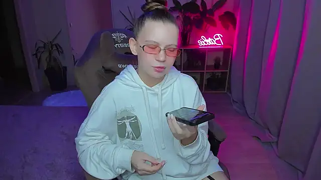 HelloRoxy online show from December 2024 12:46:01 AM