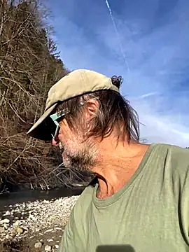 artXhibitor online show from November 2025 01:03:01 PM