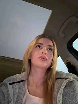 Snapshot of EvieEvans chatting on December 2024 03:46:01 PM EvieEvans online show from December 2024 03:46:01 PM