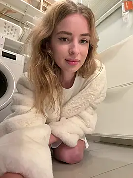 Snapshot of EvieEvans chatting on February 2025 04:22:02 PM EvieEvans online show from February 2025 04:22:02 PM