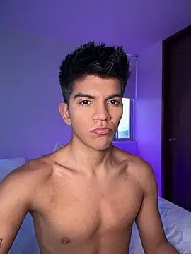 santiago 01 online show from February 2025 10:55:02 PM