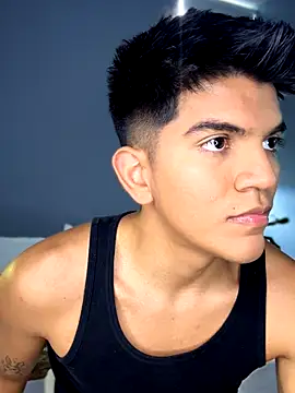 santiago 01 online show from September 2025 07:16:01 PM