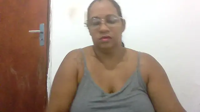 Darckbombom online show from April 2026 10:02:02 AM
