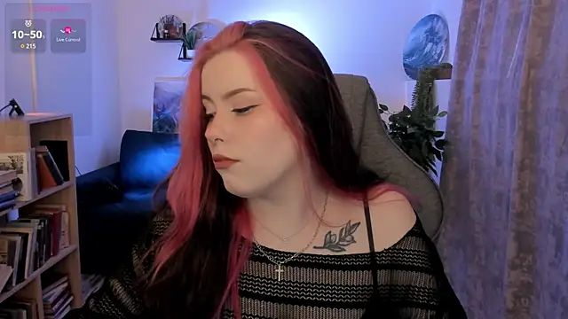Snapshot of CoralineKeyns chatting on May 2026 05:14:02 AM CoralineKeyns online show from May 2026 05:14:02 AM