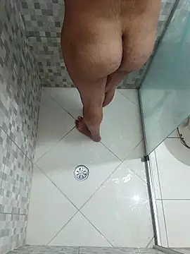 Nicolaskribeiro online show from October 2025 12:47:01 PM