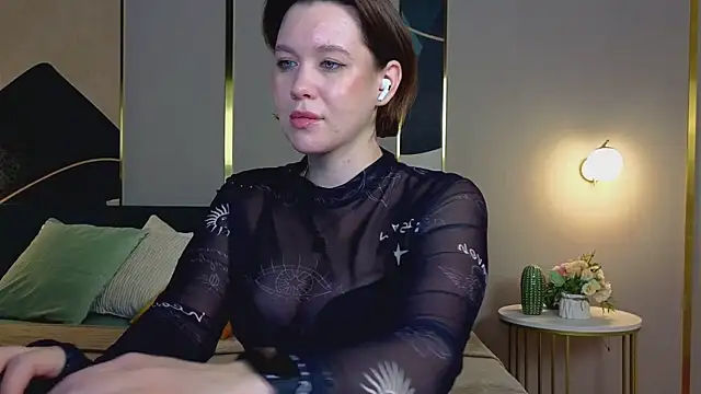 Snapshot of katy__moonj chatting on October 2025 01:00:02 AM katy moonj online show from October 2025 01:00:02 AM