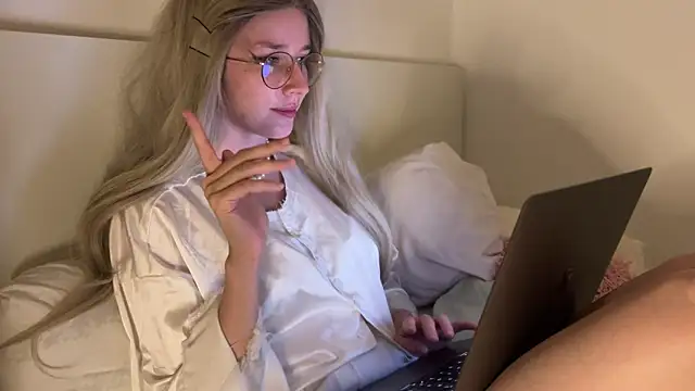 ms christiana online show from July 2026 06:59:02 PM