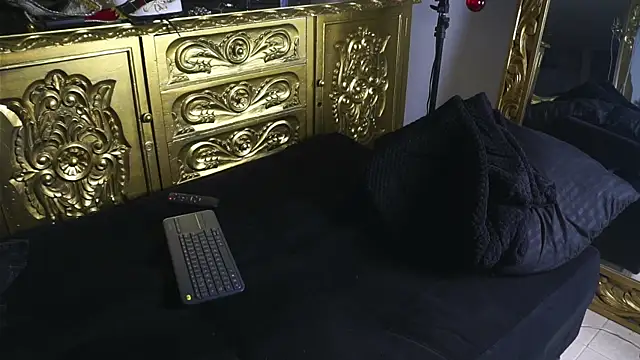 dantecoppolaa  online show from January 2025 11:48:01 PM