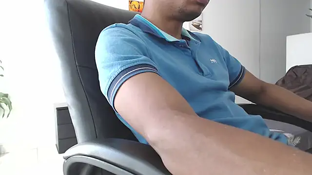 Aaronblack1  online show from February 2026 02:17:02 PM