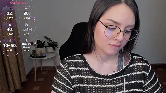 Snapshot of anaveleeez chatting on January 2025 04:17:02 AM anaveleeez online show from January 2025 04:17:02 AM