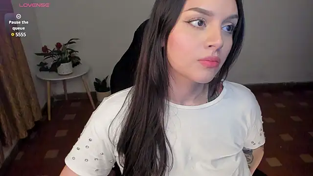 Snapshot of anaveleeez chatting on March 2025 07:03:02 AM anaveleeez online show from March 2025 07:03:02 AM