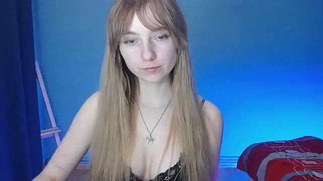 Snapshot of LuciaYoung chatting on January 2025 10:41:01 PM LuciaYoung online show from January 2025 10:41:01 PM