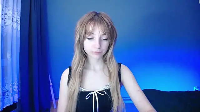 Snapshot of LuciaYoung chatting on February 2025 10:31:02 PM LuciaYoung online show from February 2025 10:31:02 PM