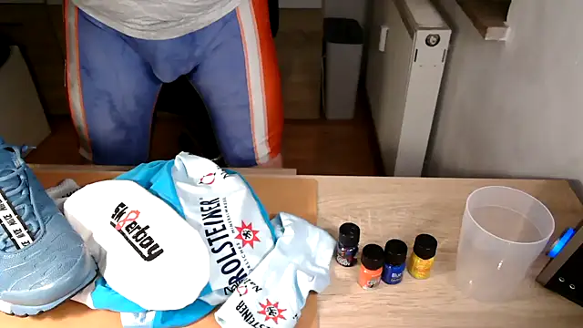 Snapshot of lycrasneaker@xh chatting on April 2026 09:09:01 PM lycrasneakerxh online show from April 2026 09:09:01 PM