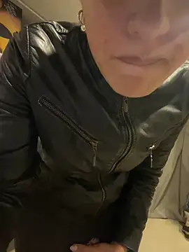 aangie  uwu online show from December 2024 11:13:01 PM