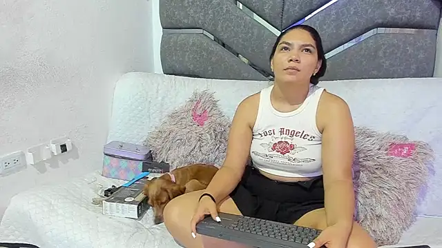 Latinos couples online show from November 2025 04:11:01 AM