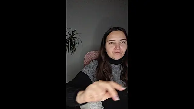 Cyndee Winter online show from December 2025 03:40:02 PM