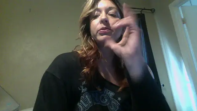 Snapshot of bella8769 chatting on February 2026 04:05:02 PM bella8769 online show from February 2026 04:05:02 PM