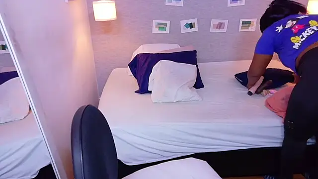 kiara evanss online show from April 2026 08:06:01 PM