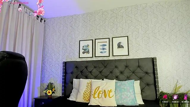 emma  smith1 online show from March 2025 12:27:02 PM