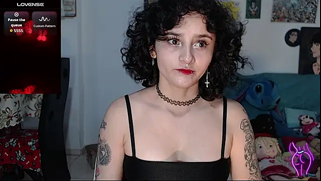 kitty22  online show from November 2025 12:16:02 PM