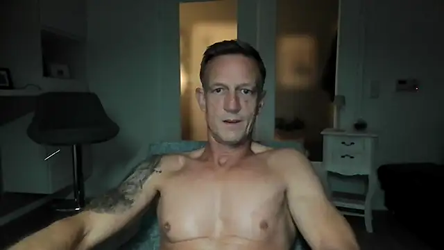 Snapshot of dirks71 chatting on October 2025 05:02:02 PM dirks71 online show from October 2025 05:02:02 PM