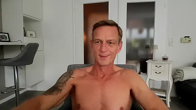 Snapshot of dirks71 chatting on November 2025 11:22:01 AM dirks71 online show from November 2025 11:22:01 AM