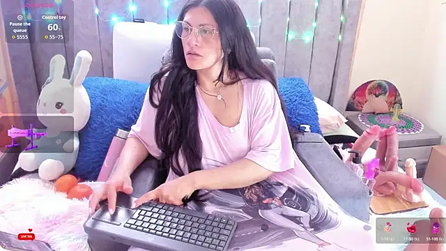 Rapunzeell  online show from November 2025 01:11:01 PM