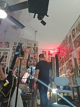 luvs2cumm69 online show from November 2025 12:51:02 PM