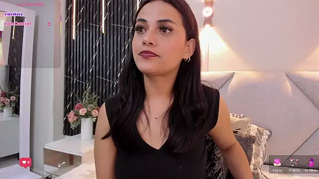 Snapshot of katrina_kaif_x chatting on October 2025 07:23:01 PM katrina kaif x online show from October 2025 07:23:01 PM