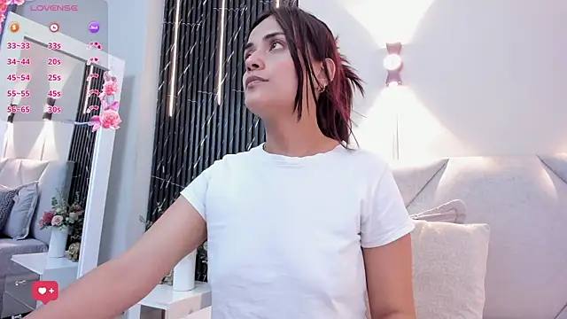 Snapshot of katrina_kaif_x chatting on November 2025 07:14:01 PM katrina kaif x online show from November 2025 07:14:01 PM