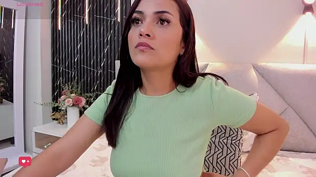 Snapshot of katrina_kaif_x chatting on November 2025 07:05:02 PM katrina kaif x online show from November 2025 07:05:02 PM