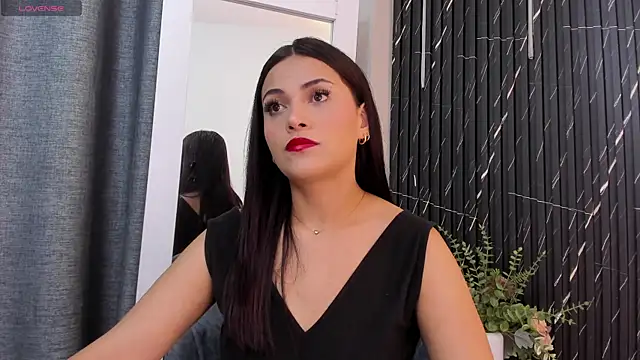 Snapshot of katrina_kaif_x chatting on December 2025 07:09:01 PM katrina kaif x online show from December 2025 07:09:01 PM