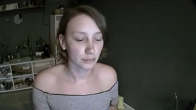 Snapshot of stupid_babybird chatting on February 2025 10:28:01 PM stupid babybird online show from February 2025 10:28:01 PM