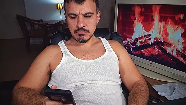 Snapshot of officeman7 chatting on February 2025 04:07:01 PM officeman7 online show from February 2025 04:07:01 PM