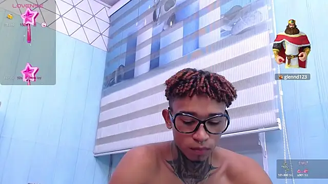 Snapshot of sexy_blacks_ chatting on January 2025 02:28:02 PM sexy blacks online show from January 2025 02:28:02 PM
