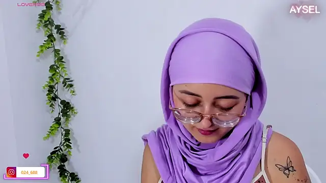 Snapshot of aysel_elid chatting on February 2025 05:55:02 PM aysel elid online show from February 2025 05:55:02 PM