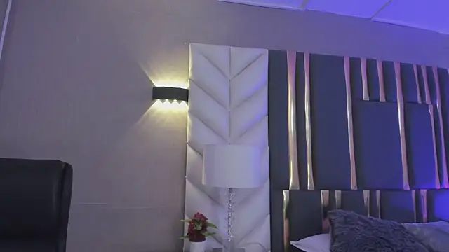 ChloeHarper  online show from February 2026 12:23:02 PM