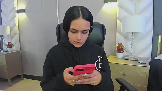 ChloeHarper  online show from March 2026 11:49:01 AM