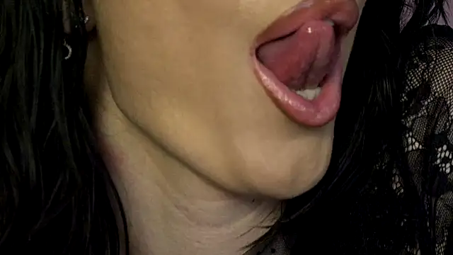 Snapshot of ViviRuth chatting on February 2025 12:42:01 PM ViviRuth online show from February 2025 12:42:01 PM