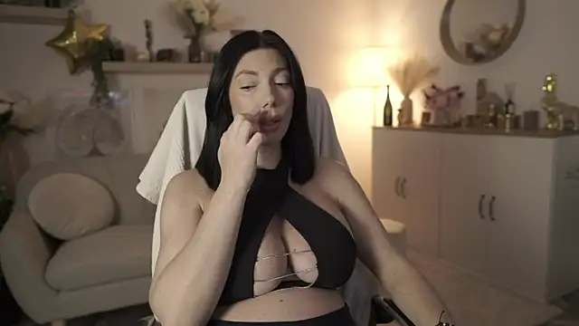 Snapshot of ViviRuth chatting on October 2025 11:09:01 AM ViviRuth online show from October 2025 11:09:01 AM