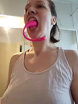 Exhibitionsplit online show from January 2025 12:43:02 PM