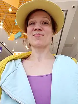 Exhibitionsplit online show from February 2025 12:44:01 PM