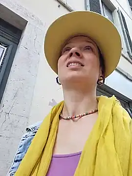 Exhibitionsplit online show from March 2025 01:14:02 PM