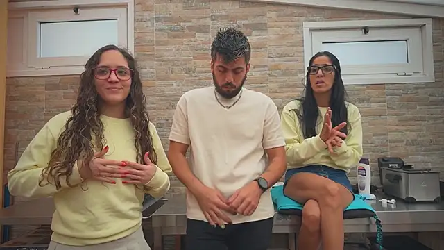 Snapshot of barfantasy chatting on October 2025 09:05:02 AM barfantasy online show from October 2025 09:05:02 AM