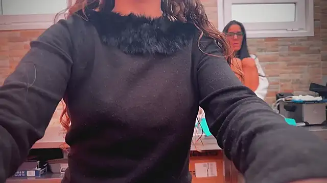 Snapshot of barfantasy chatting on November 2025 10:04:02 AM barfantasy online show from November 2025 10:04:02 AM