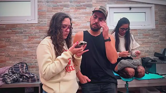 Snapshot of barfantasy chatting on November 2025 10:27:01 AM barfantasy online show from November 2025 10:27:01 AM