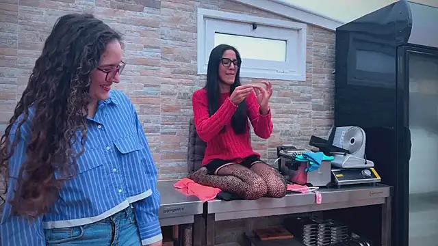 Snapshot of barfantasy chatting on December 2025 10:31:01 AM barfantasy online show from December 2025 10:31:01 AM